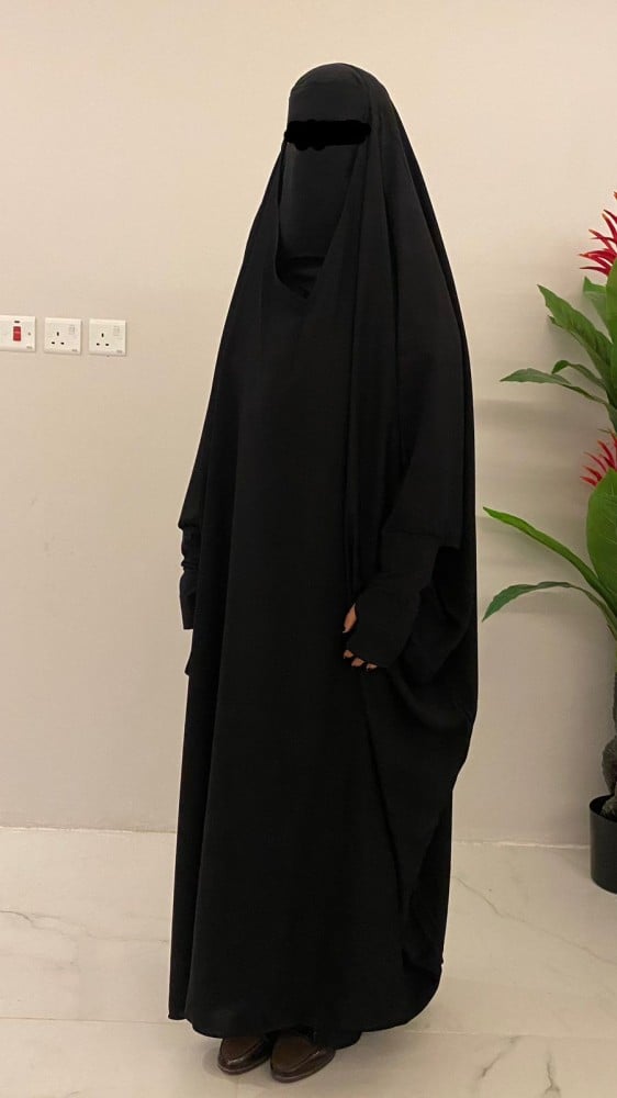 Helwah Overhead Classic Saudi Jilbab